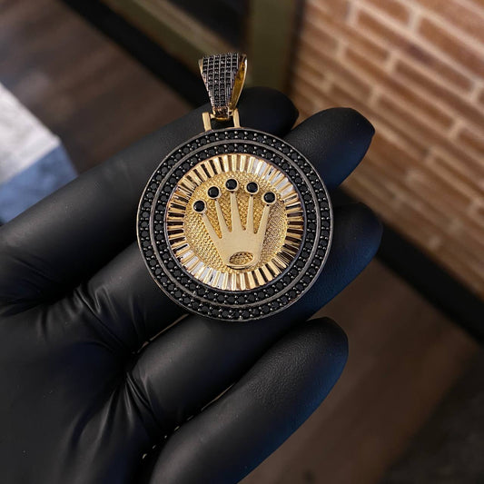 Dije Medallon Corona RX 19.05gr / 5.4cm Circones Negros Oro Amarillo