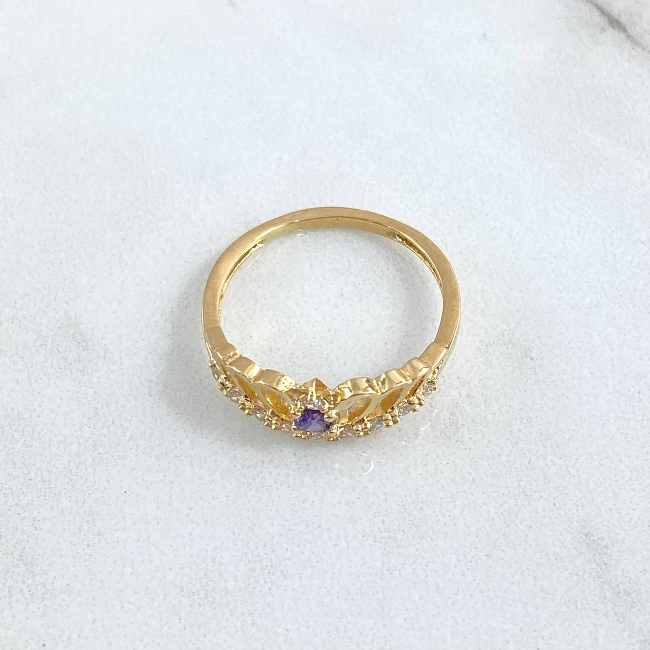 Anillo Corona Oleada 2.6gr / T7 3/4 / Circones Blancos - Morado Oro Amarillo 18K ©