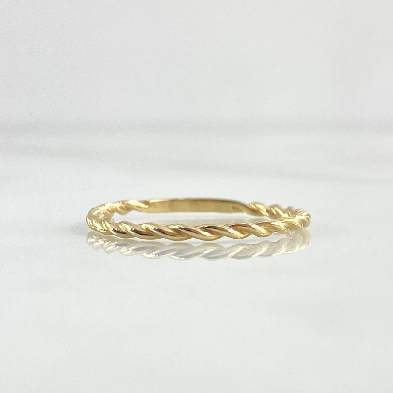 Anillo Trenzado 1.25gr / T7 3/4 / Liso Oro Amarillo 18K ©