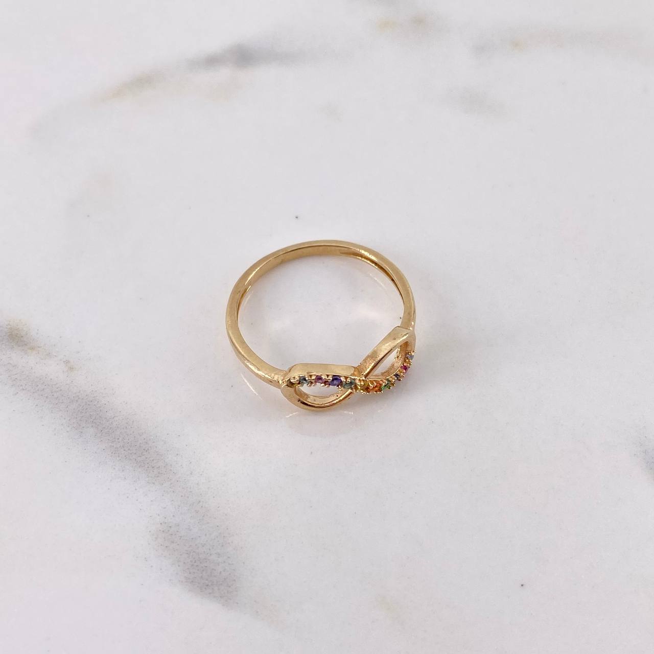 Anillo Infinito 1.9gr / T6 3/4 / Circones Colores Oro Amarillo 18K $