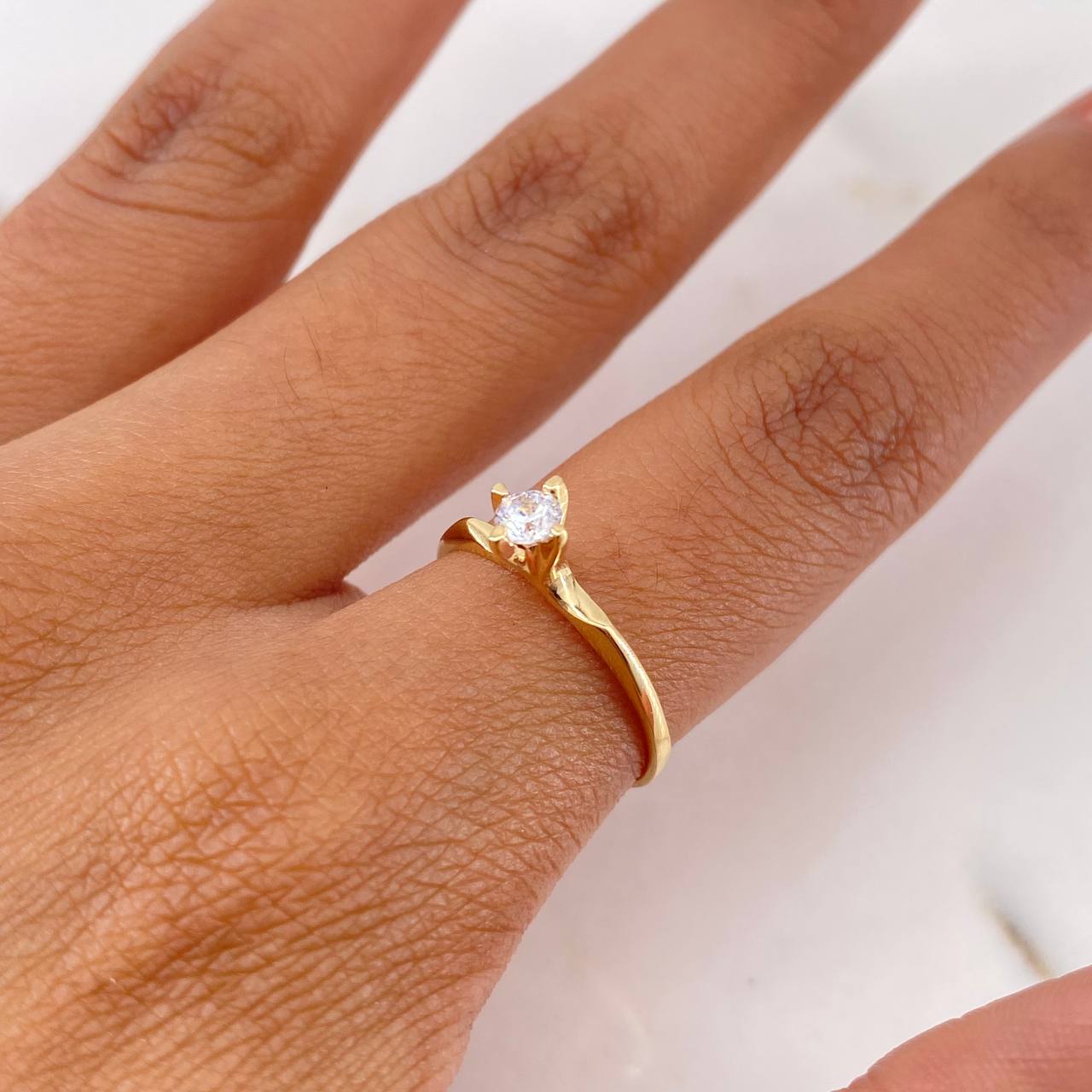 Anillo Solitario 1.55gr / T6 / Circon Blanco Oro Amarillo 18K $