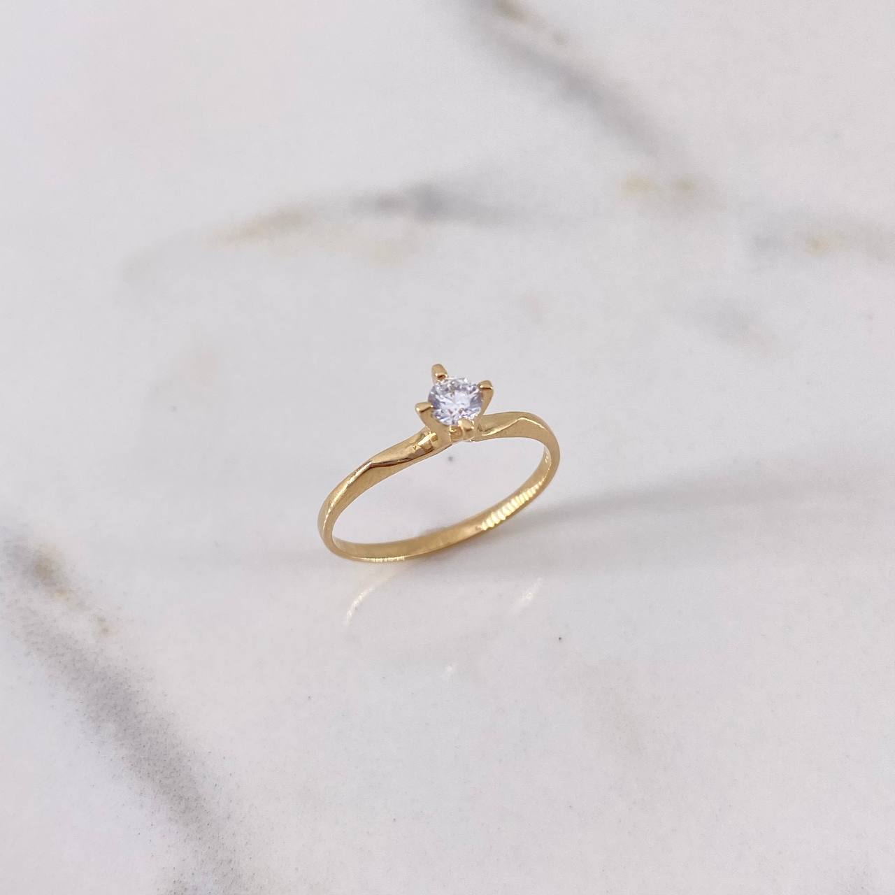 Anillo Solitario 1.55gr / T6 / Circon Blanco Oro Amarillo 18K $