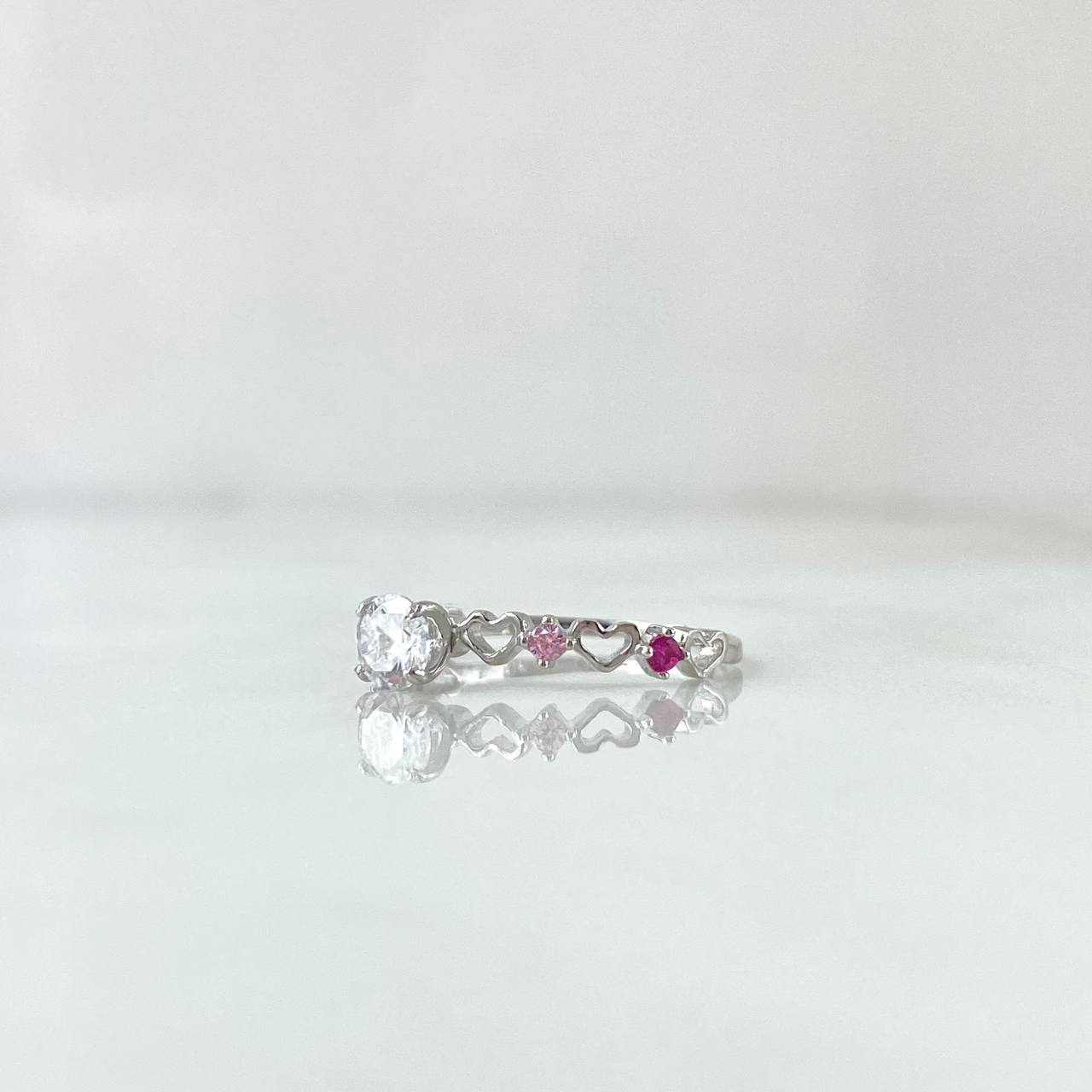 Anillo Solitario Carril de Corazones 1.2gr / T5 1/2 / Circones Blanco Azul Naranjado Rosado Fucsia Oro Blanco 18K