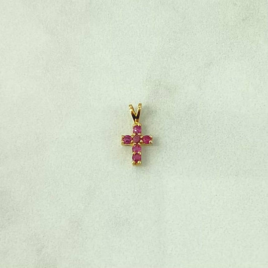 Dije Cruz  0.4gr / 1.2cm / Rubies 12Pts Oro Amarillo 18K (Joya)