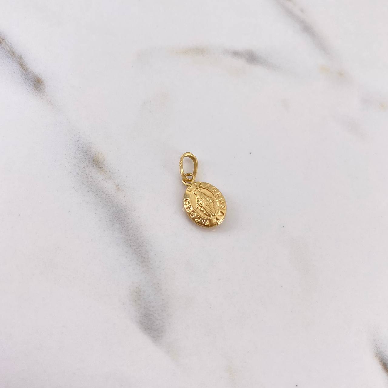 Dije Virgen Milagrosa 0.4gr / 1.7cm / Troquelado Oro Amarillo 18K #