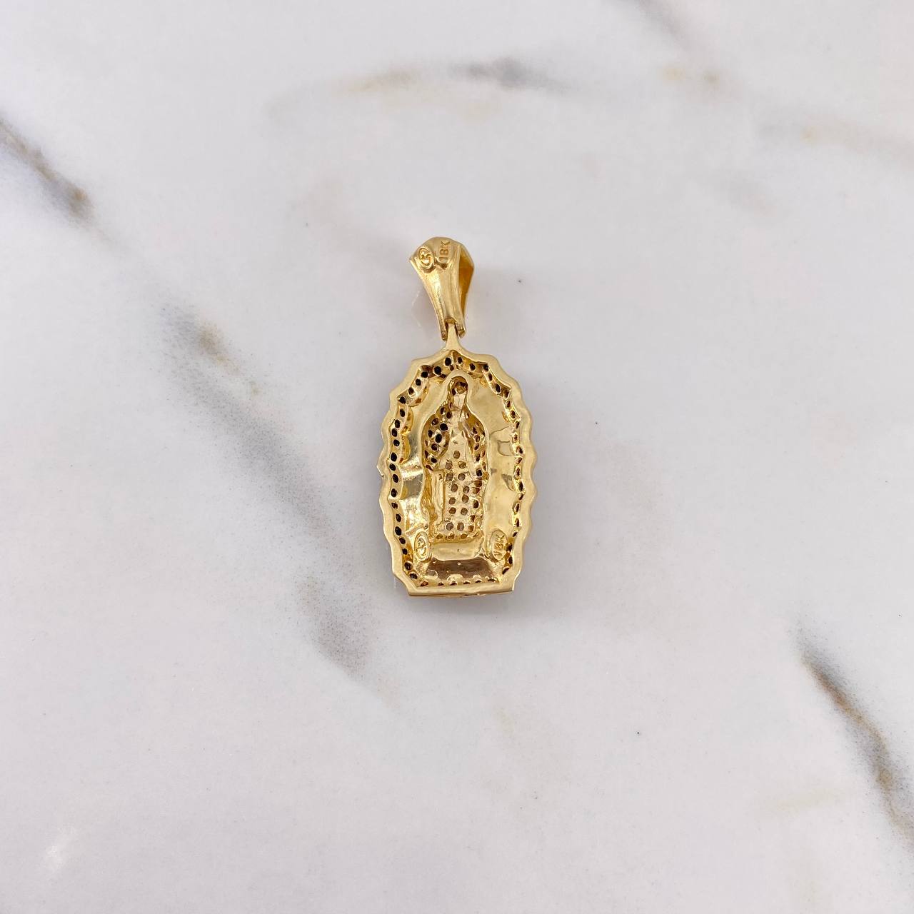 Dije Virgen Guadalupe 6gr / 3.7cm / Circones Negros Blancos Oro Amarillo 18K &