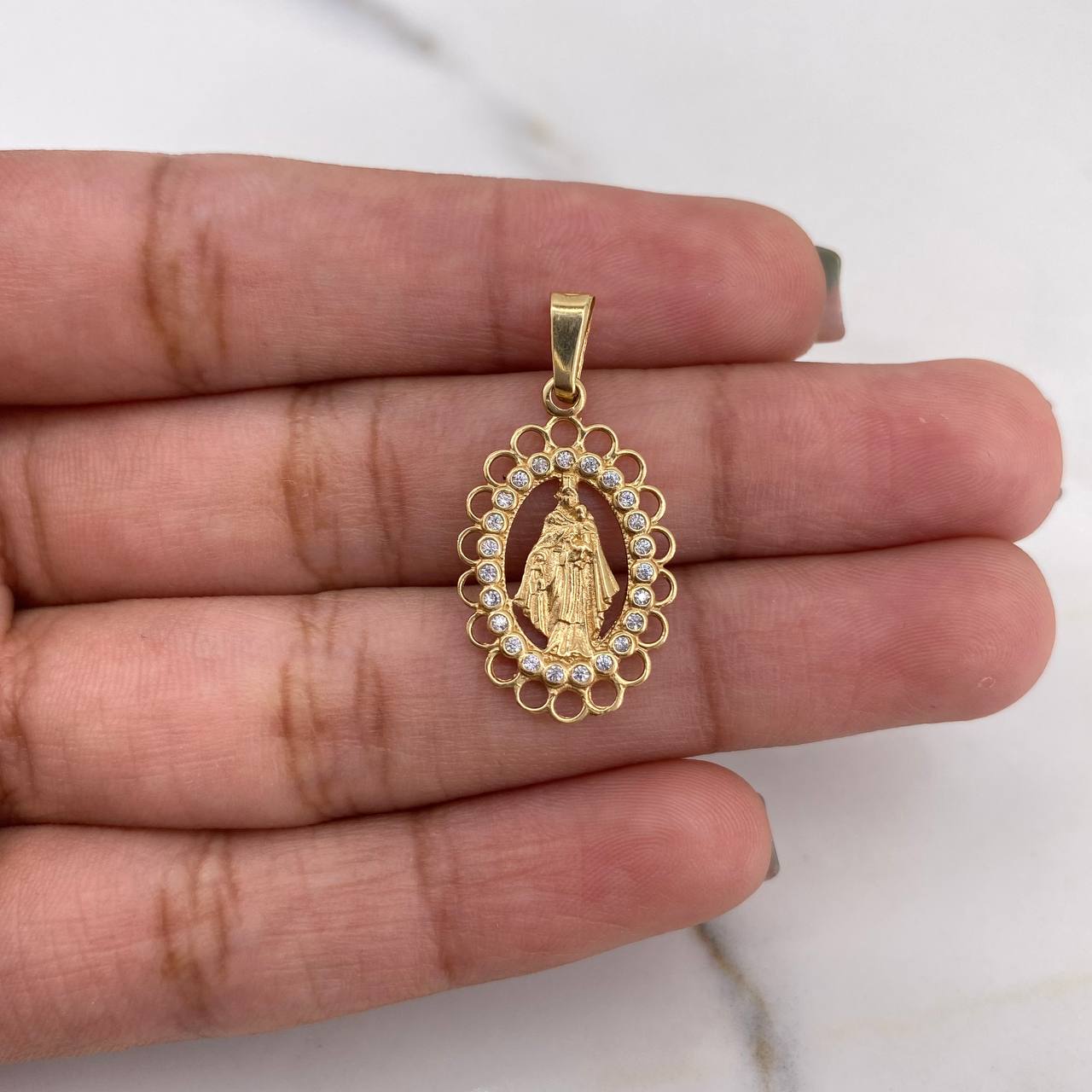 Dije Virgen Del Carmen 1.4gr / 2.7cm / Aros Circones Blancos Oro Amarillo 18K #