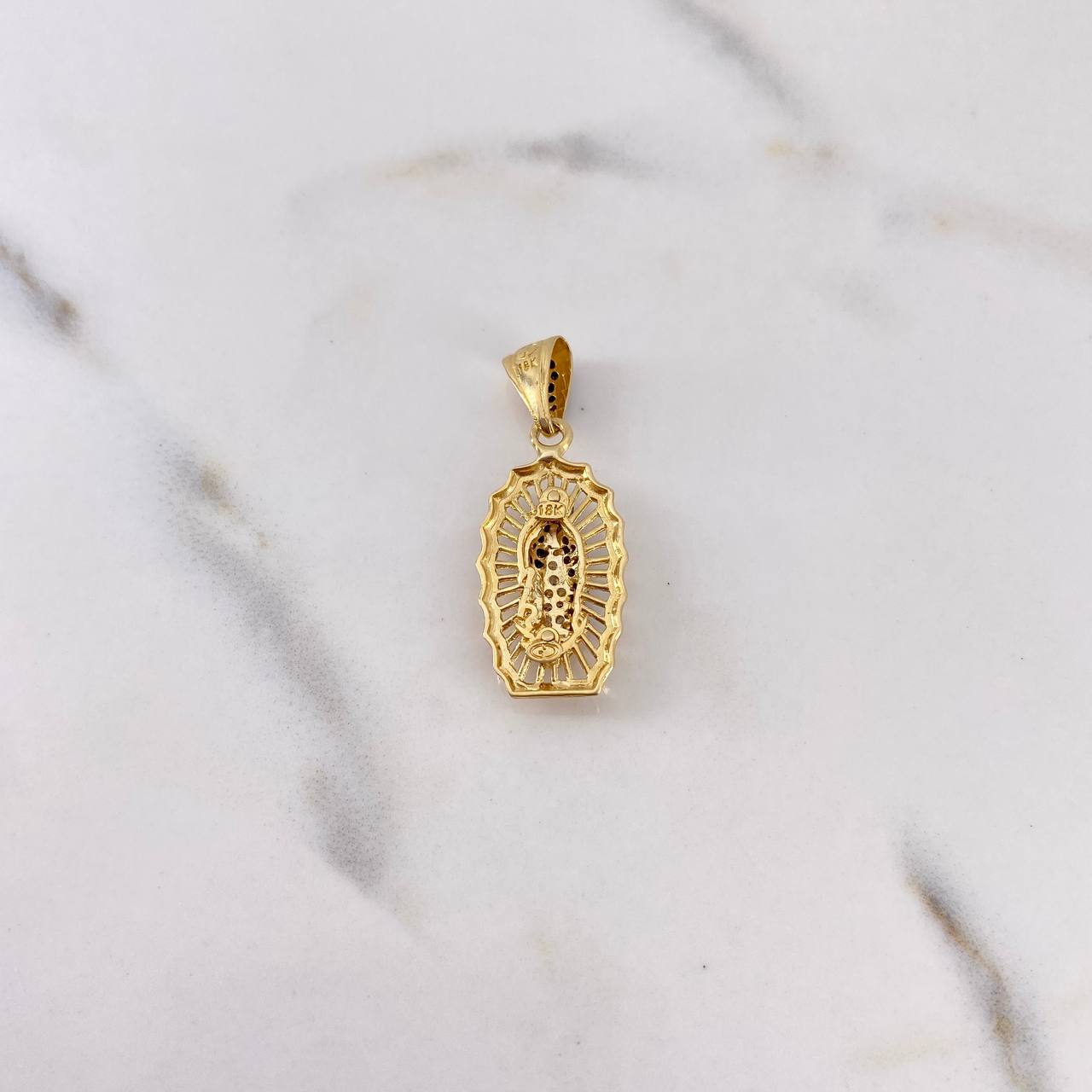 Dije Virgen Guadalupe 3.05gr / 3.1cm / Circones Negros Blancos Oro Amarillo 18K #