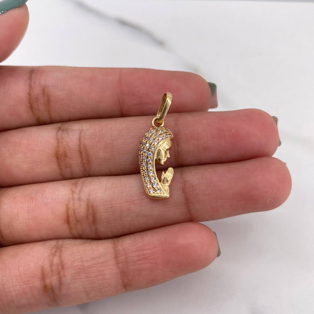 Dije Virgen Maria 1.65gr / 2.3cm / Circones Blancos Oro Amarillo 18K #