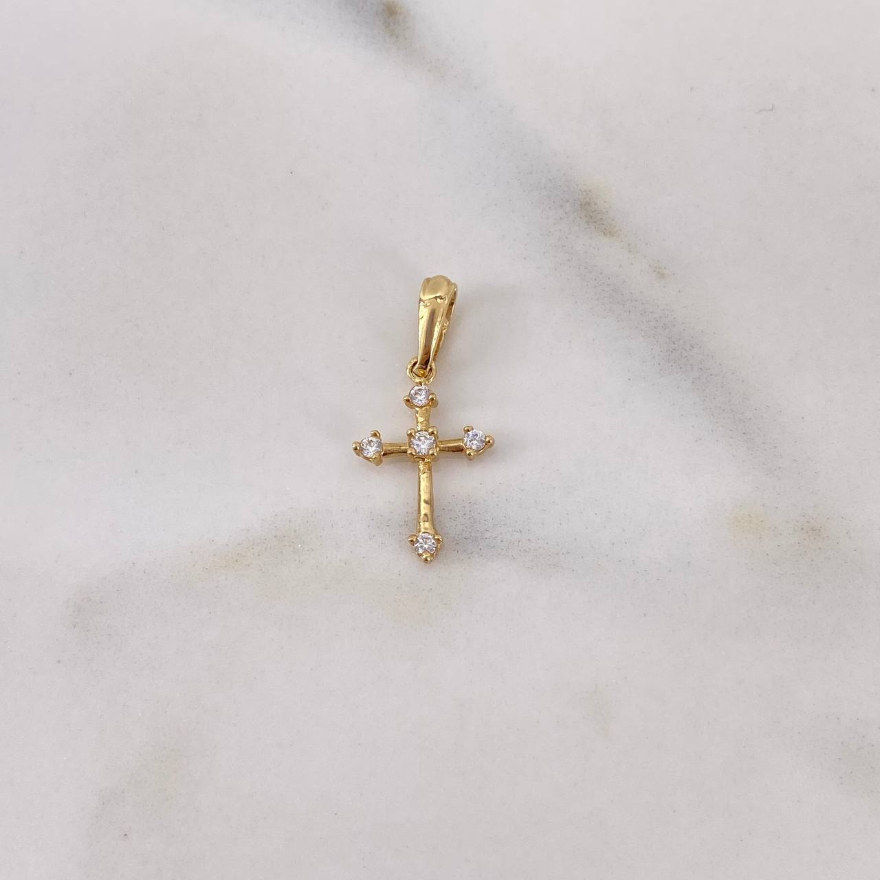 Dije Cruz 0.55gr / 2.1cm / Circones Blancos Oro Amarillo 18K #