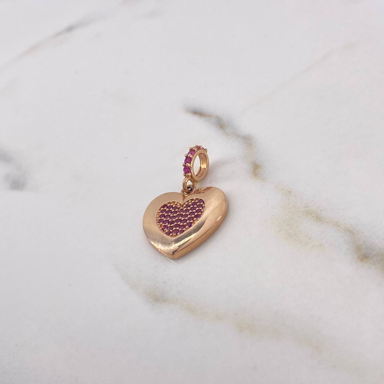 Dije Corazon 2.4gr / 2.6cm / Circones Fucsias Oro Rosa 18K #