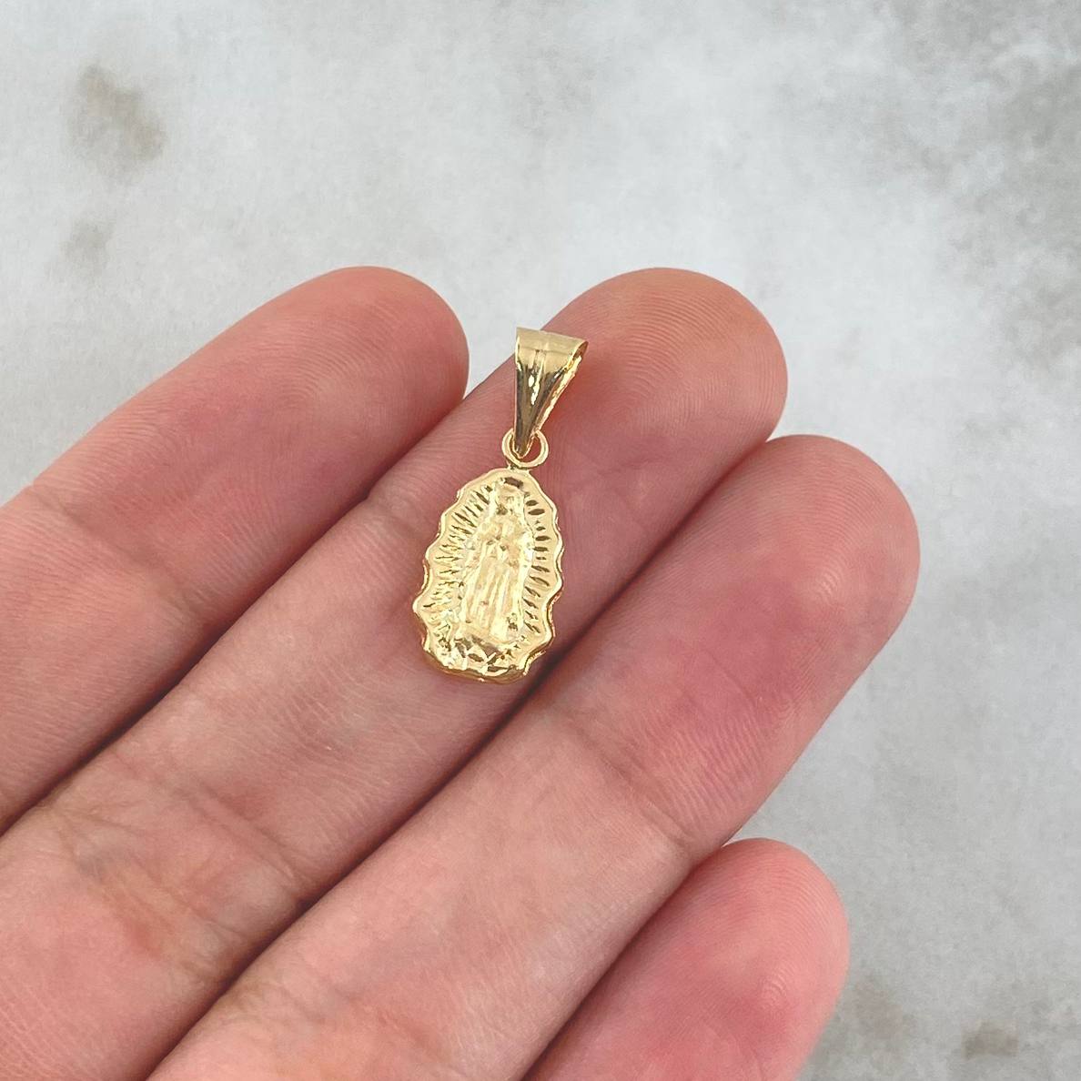 Dije Virgen Guadalupe Silueta 0.65gr / 2.1cm / Troquelado Oro Amarillo 18K