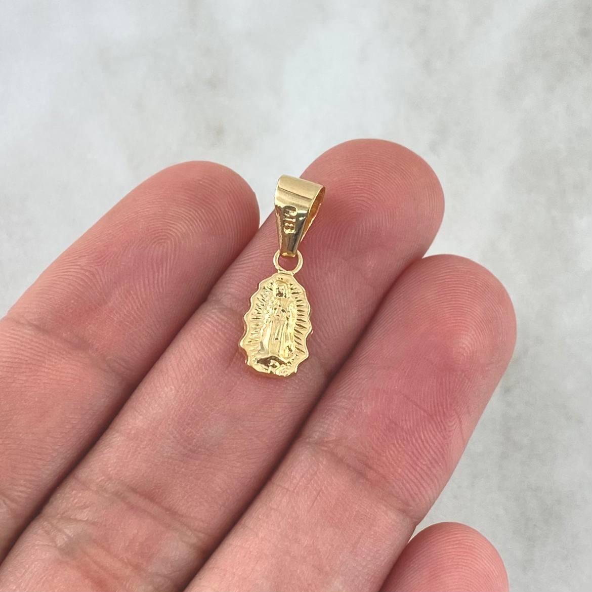 Dije Virgen Guadalupe Silueta 0.5gr / 1.9cm / Troquelado Oro Amarillo 18K