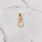 Dije Letra O Corona 1.45gr / 2.7cm / Circones Blancos Oro Amarillo 18K #