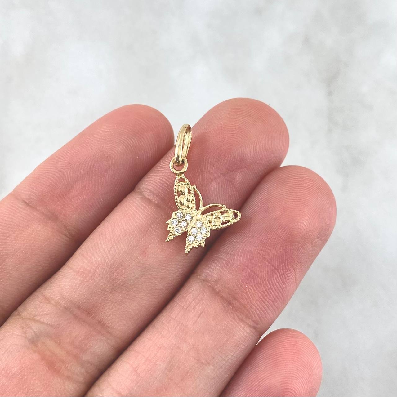 Dije Mariposa 0.75gr / 1.9cm / Circones Blancos Oro Amarillo 18K