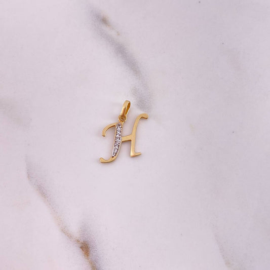 Dije Letra H 0.85gr / 2cm / Circones Blancos Oro Amarillo 18K #