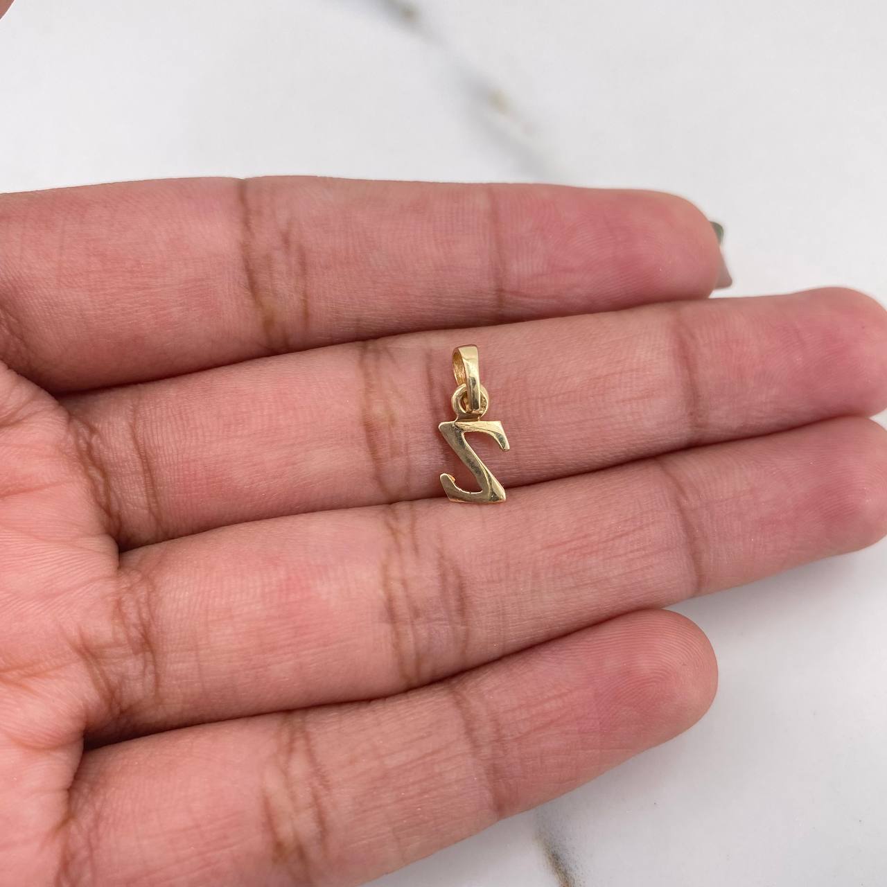 Dije Letra Z 0.4gr / 1.3cm / Liso Oro Amarillo 18K #