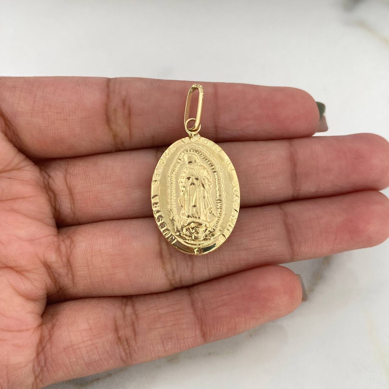 Dije Virgen Guadalupe 2.25gr / 3.3cm / Troquelado Oro Amarillo 18K &