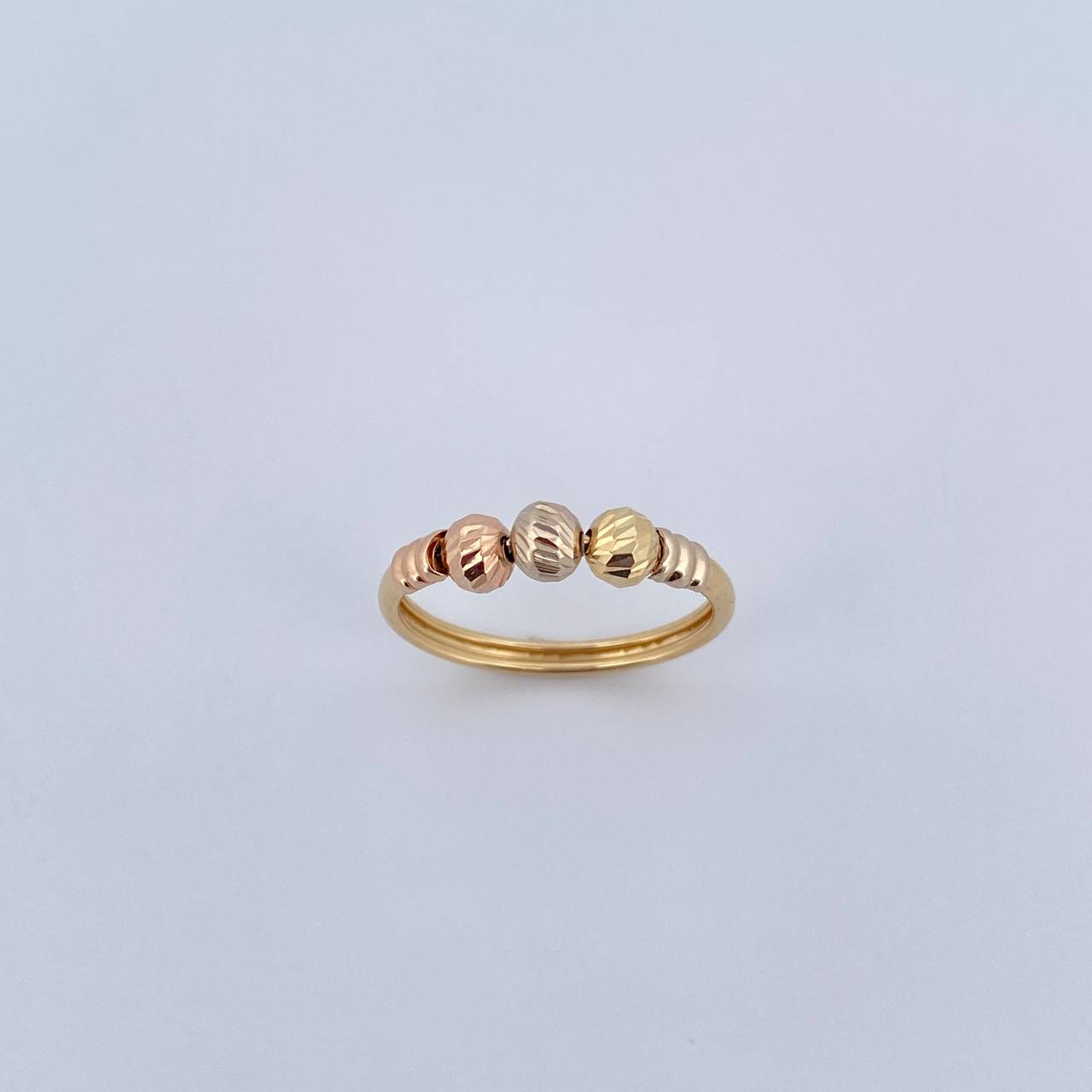 Anillo Bolas 1.85gr / T7 1/4 / 4mm Diamantadas Tres Oros 18K &