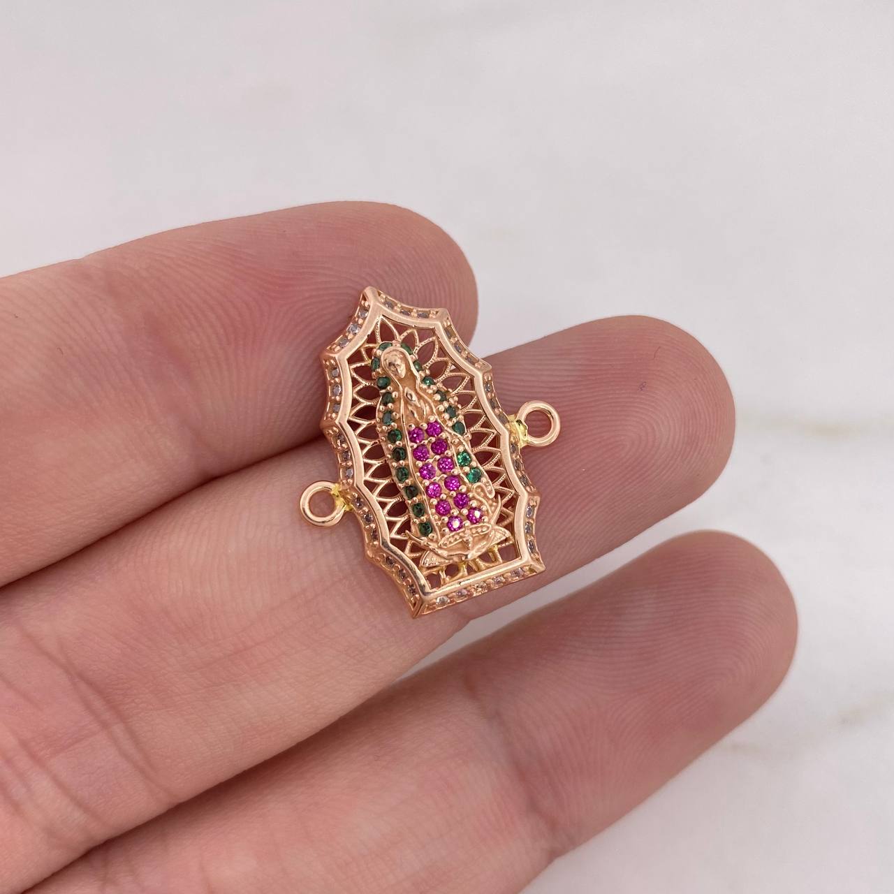 Herraje Virgen Guadalupe 2.8gr / 2.2cm / Circones Blancos-Verdes-Fucsias Oro Rosa 18K $