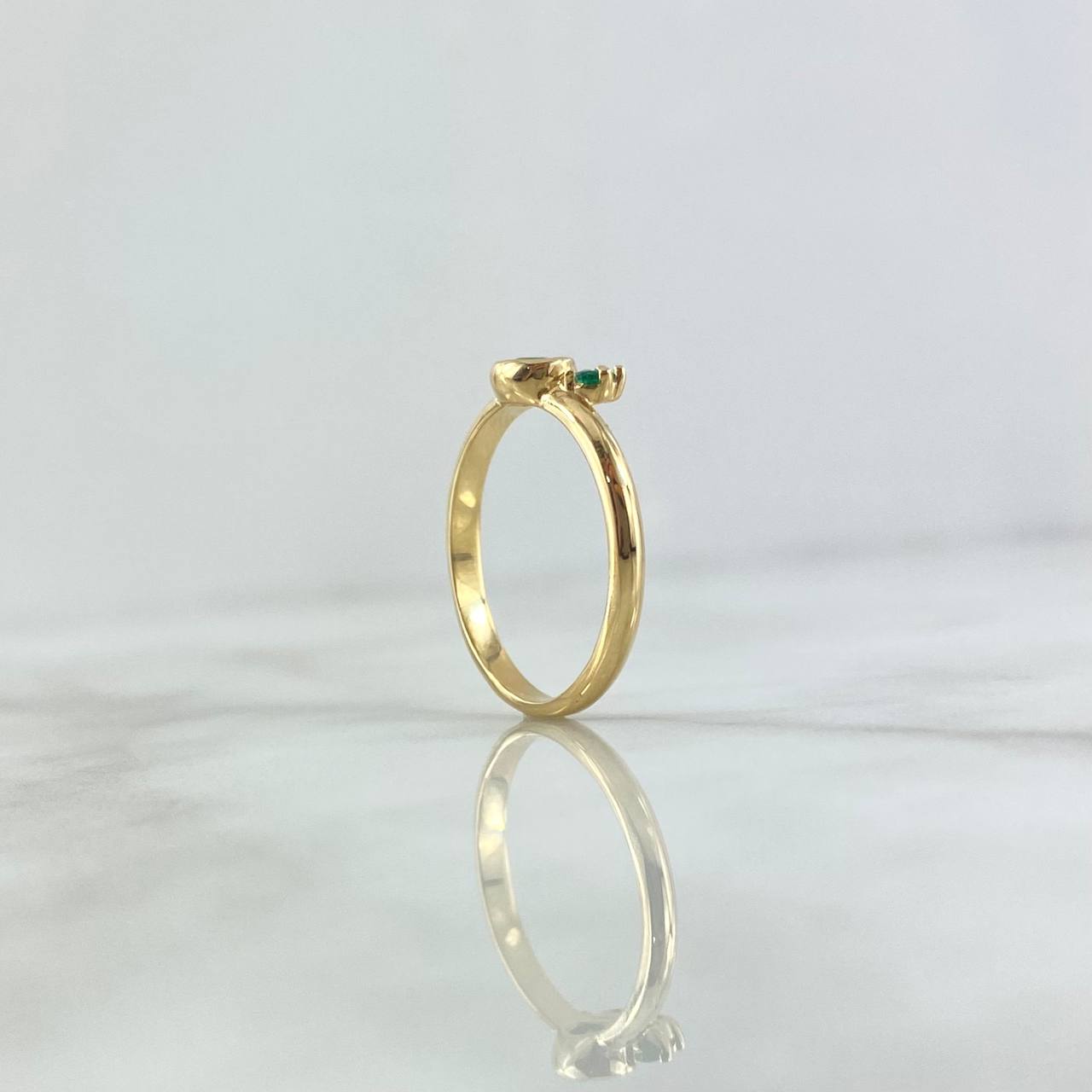 Anillo Solitario Cola Real 2.7gr / T6 1/2 / Esmeraldas 39pts Oro Amarillo 18K (Joya) *