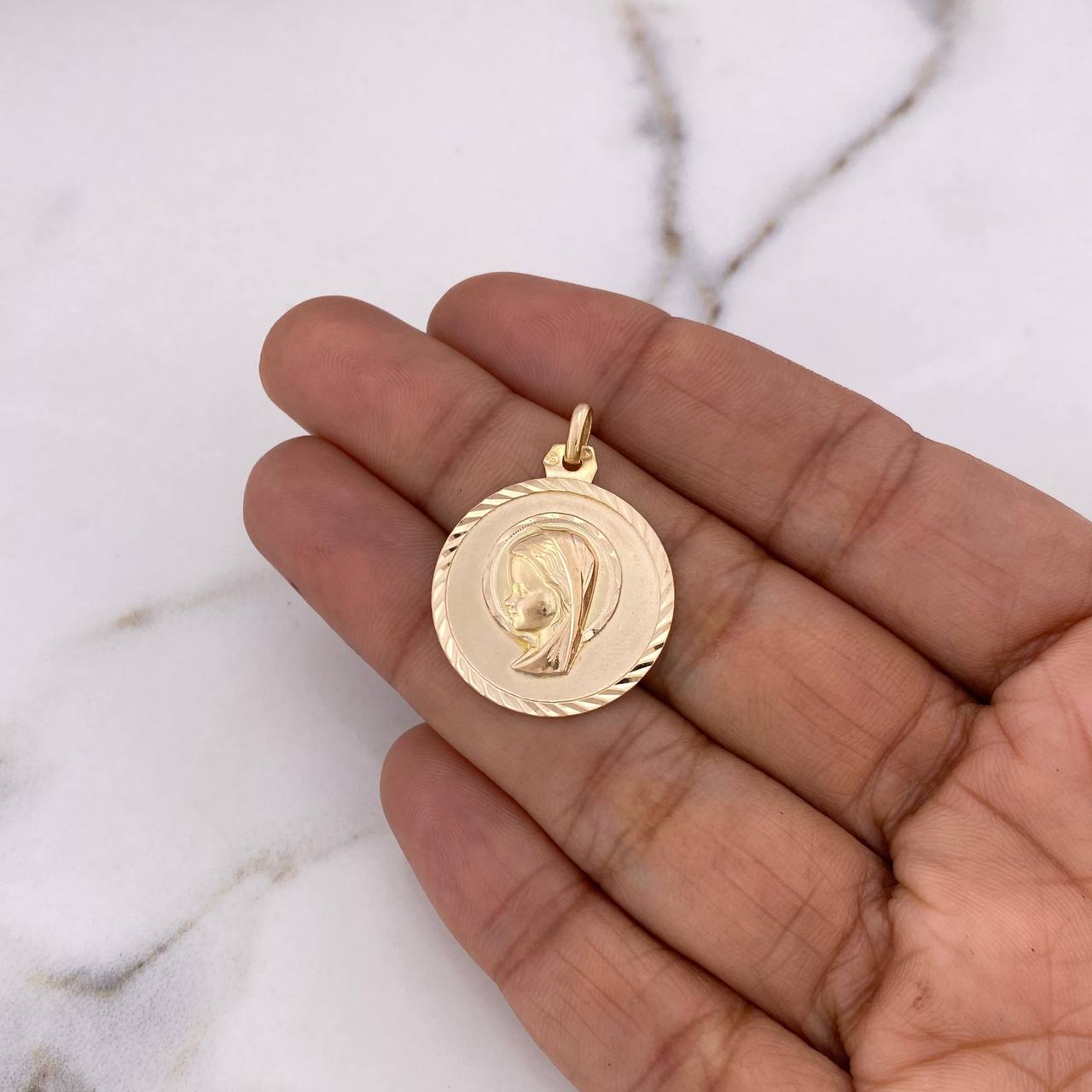 Dije Virgen Maria 3.9gr / 2.9cm / Oro Amarillo 18K #