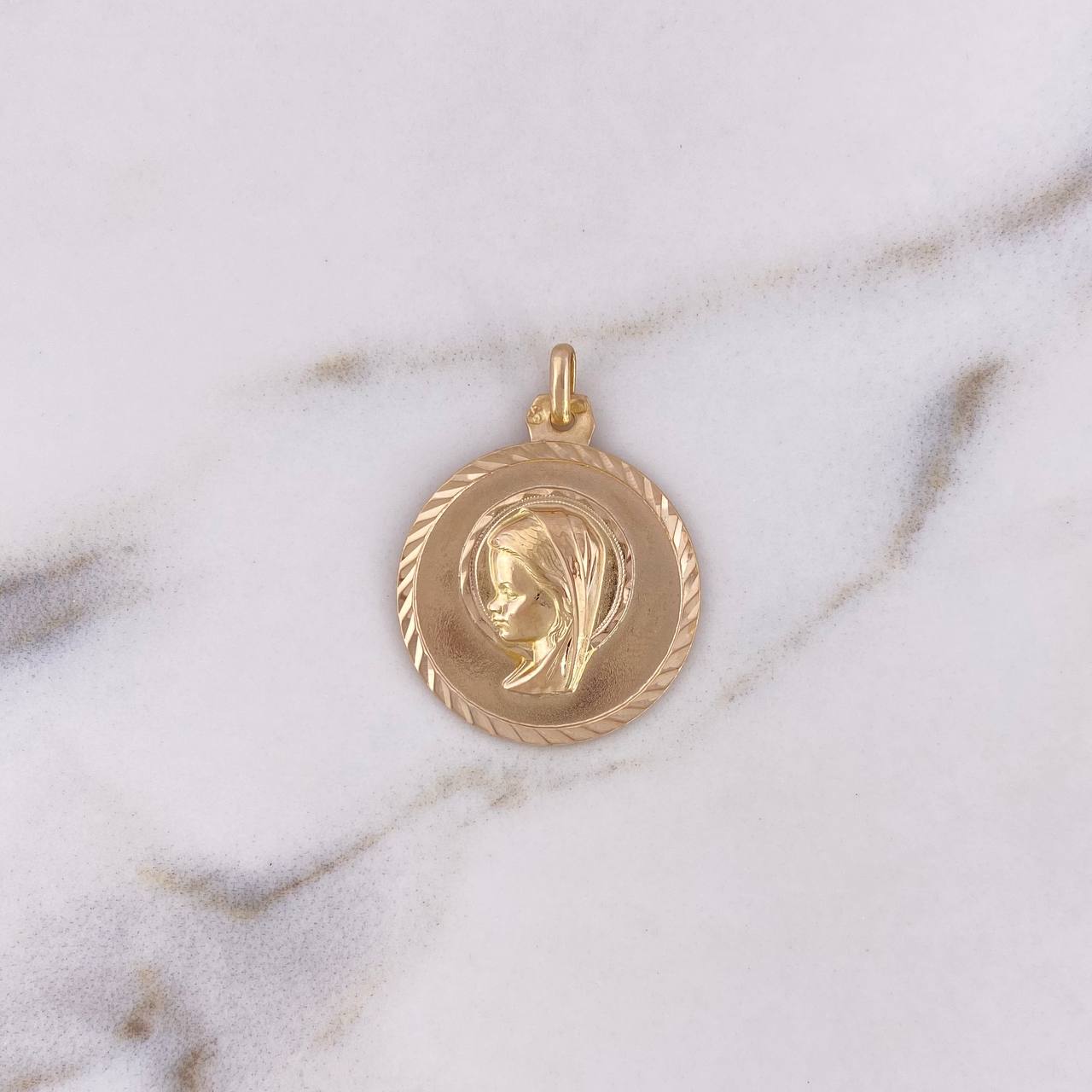 Dije Virgen Maria 3.9gr / 2.9cm / Oro Amarillo 18K #