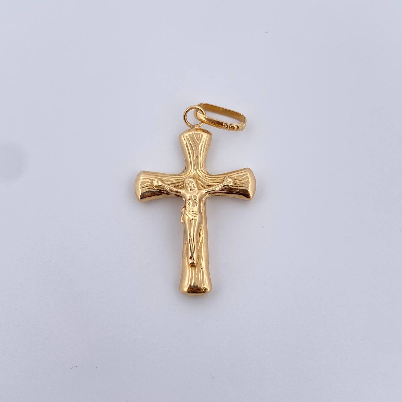 Dije Cruz Cristo 1.3gr / 3.6cm / Troquelado Oro Amarillo 18K &