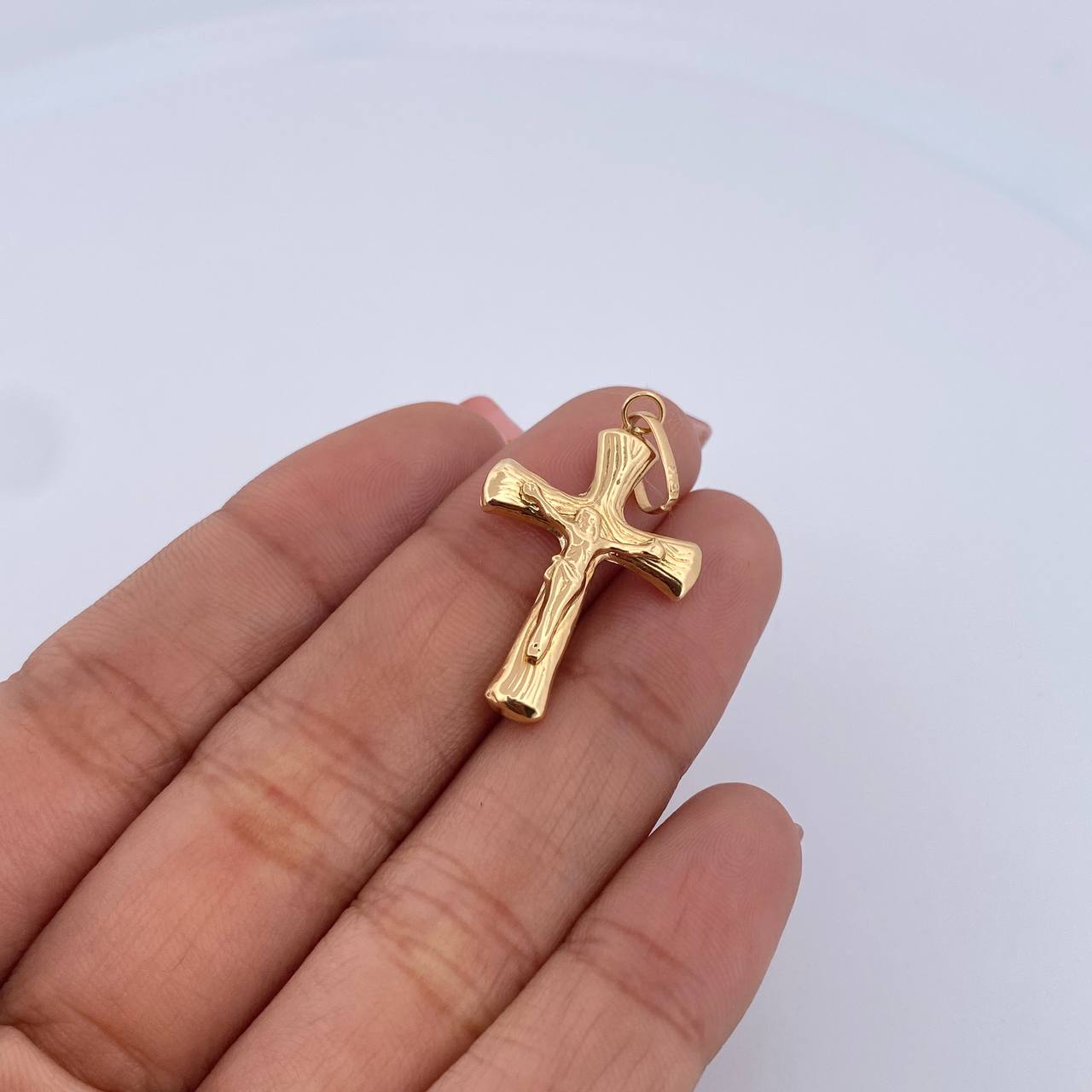 Dije Cruz Cristo 1.3gr / 3.6cm / Troquelado Oro Amarillo 18K &