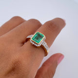 Anillo Solitario Rectangulo 5.05gr / T6 3/4 / Esmeralda 1.81 Qts Diamante 25 Pts Dos Oros Amarillo Blanco 18K (Joya) &