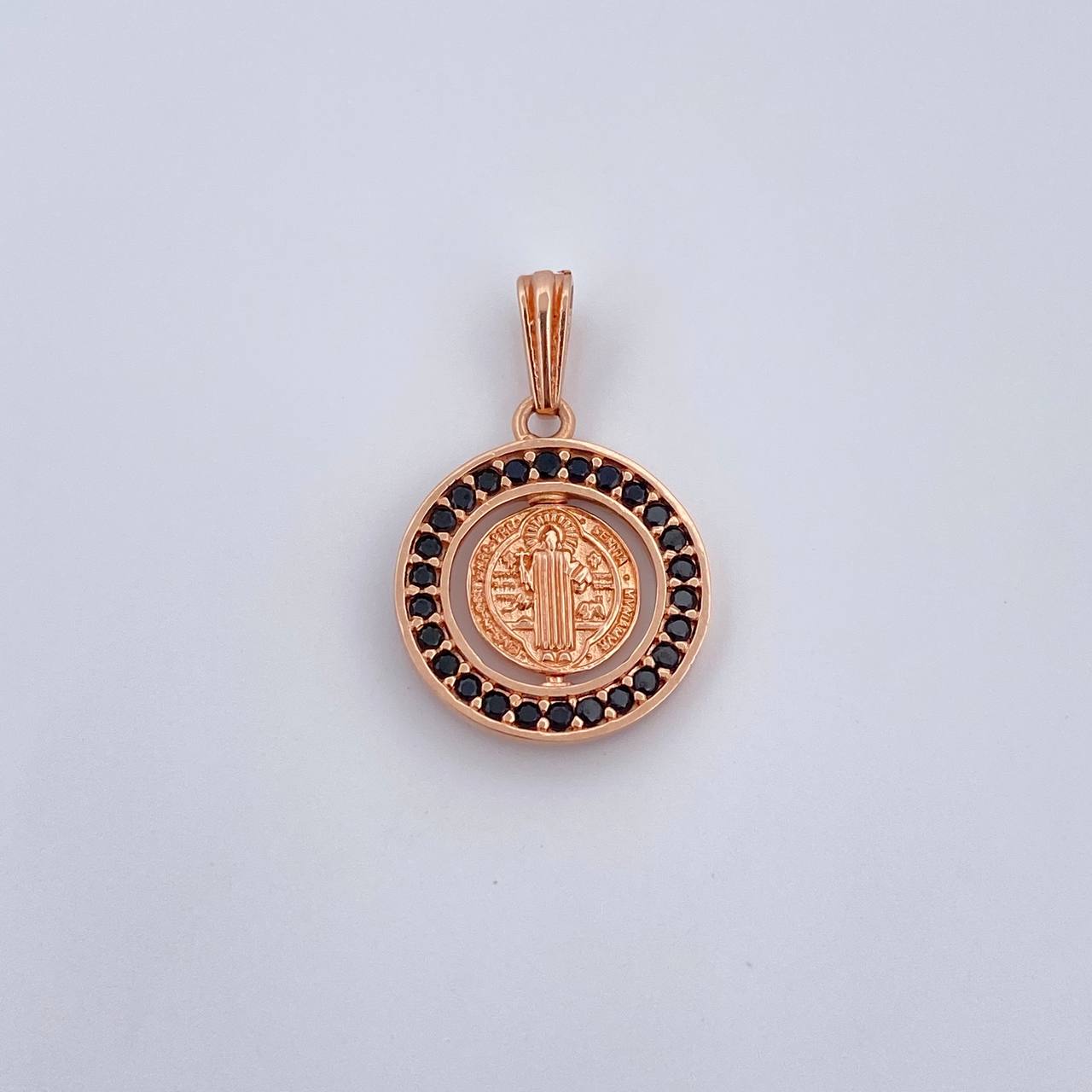 Dije San Benito 1.95gr / 2.2cm / Circones Negros Oro Rosa 18K &