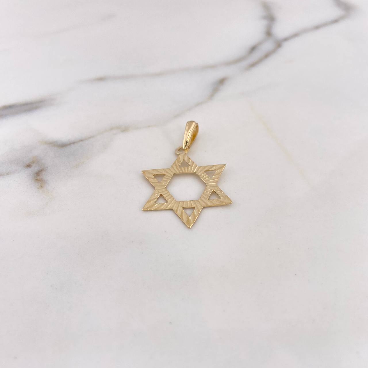 Dije Estrella De David 1.9gr / 3.5cm / Diamantada Oro Amarillo 18K #