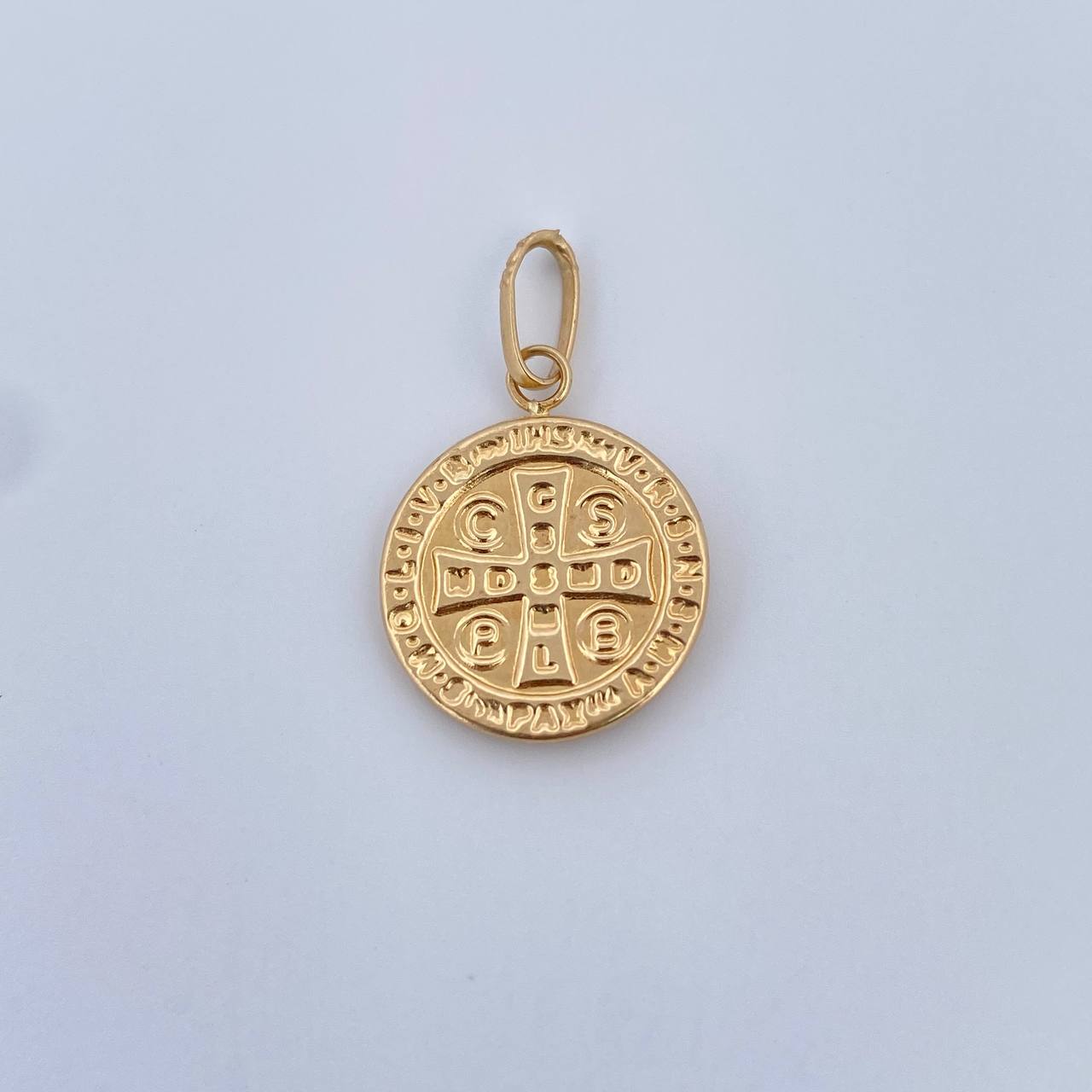 Dije San Benito 1.1gr / 2.4cm / Troquelado Oro Amarillo 18K &