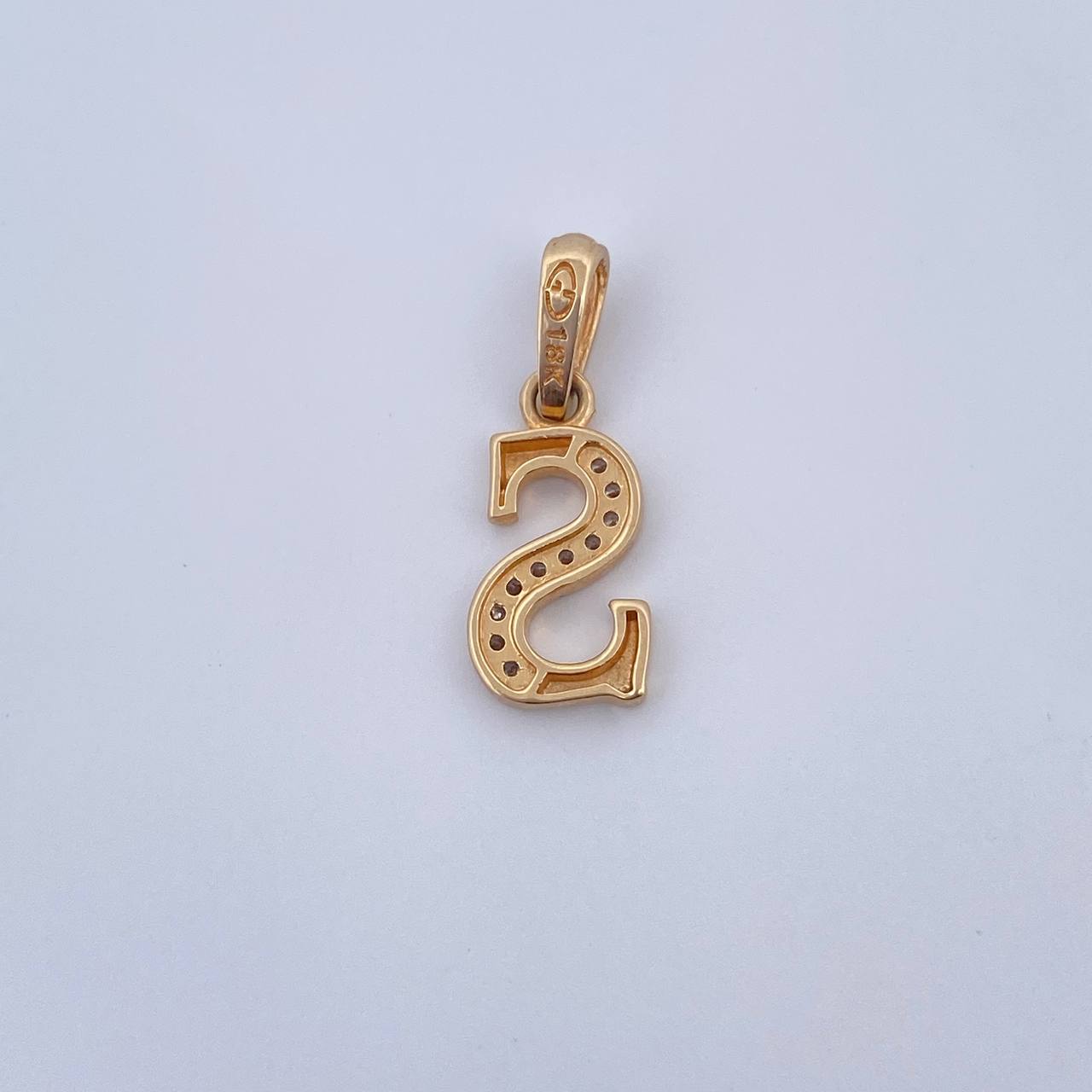 Dije Letra S 0.95gr / 1.9cm / Circones Blancos Oro Amarillo 18K &