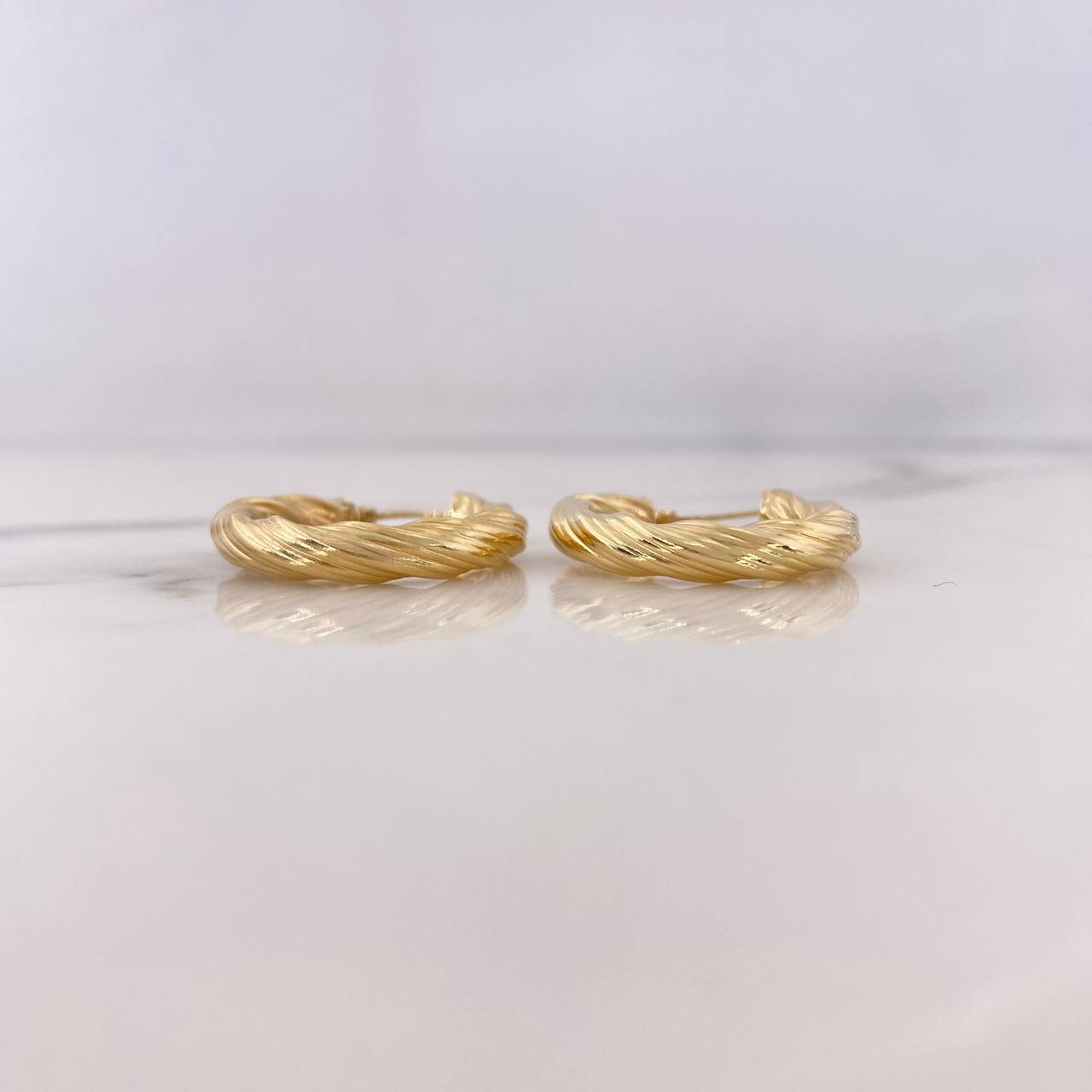 Candongas Ivy 3.2gr / 2.5cm / Rayadas Entorchadas Oro Amarillo 18K #