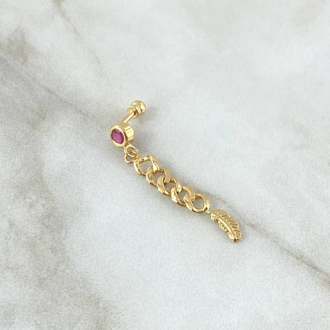 Piercing Bisel Pluma Colgante 1.1gr / 3.3cm / Circon Fucsia Rosca Bola Oro Amarillo 18K (Joya) ©