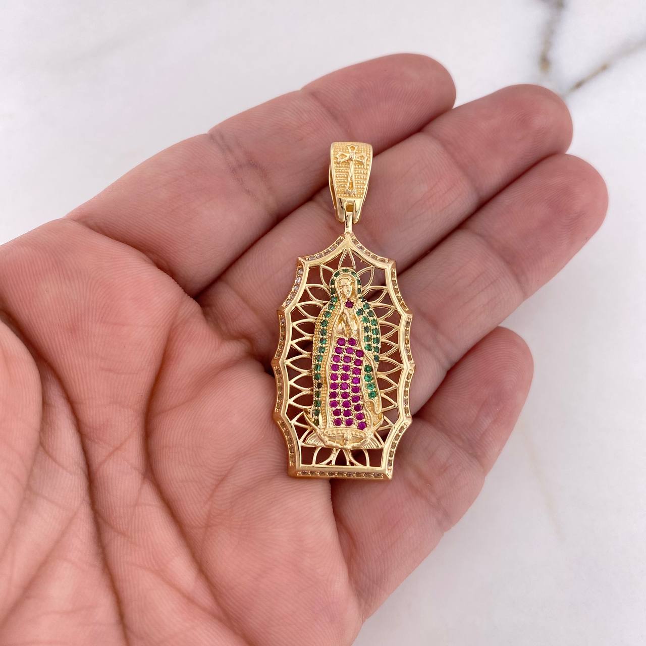 Dije Virgen Guadalupe 7.65gr / 4.8cm / Circones Blancos-Fucsias-Verdes Oro Amarillo 18K #