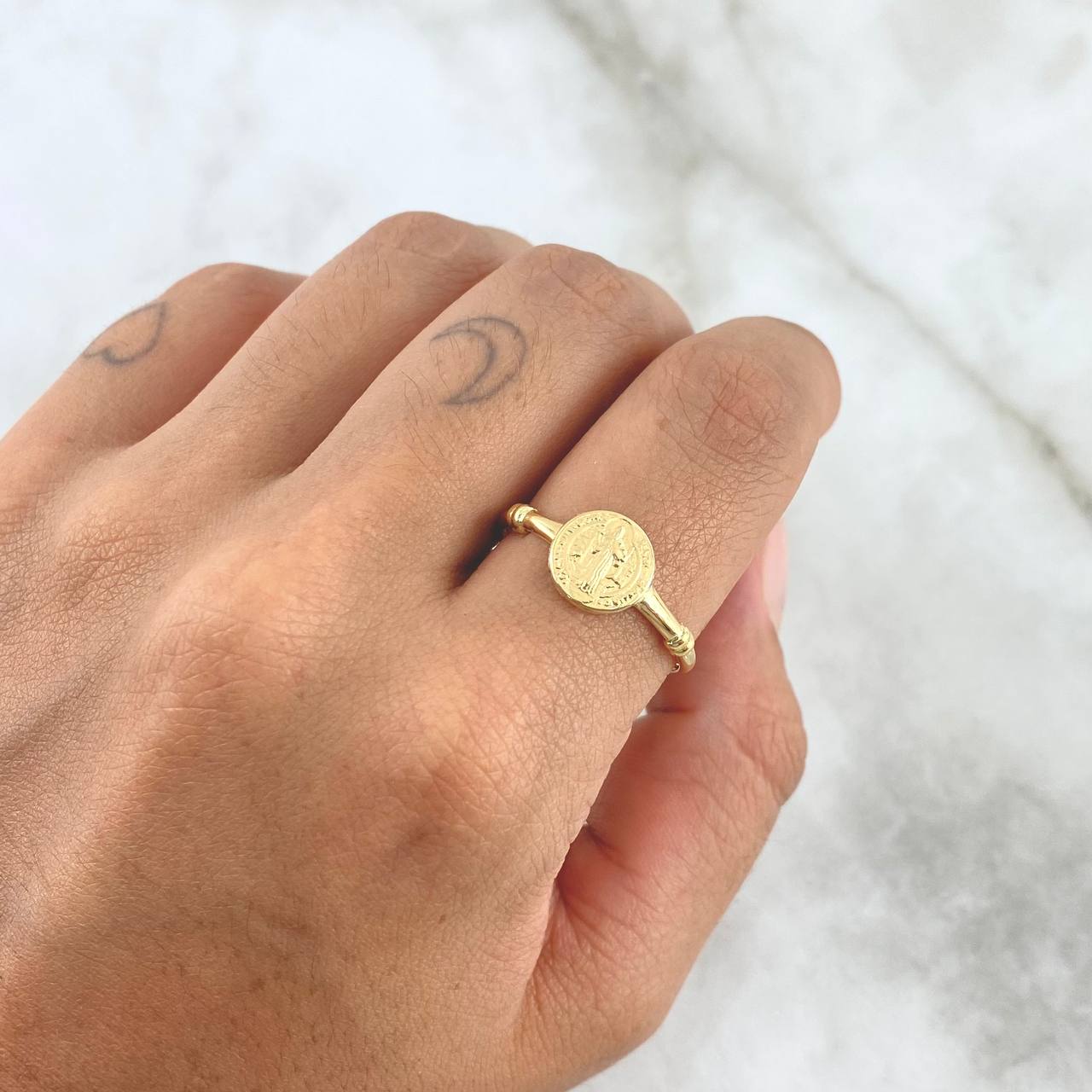 Anillo Sello San Benito 1.5gr / T9 / Nudo Liso Oro Amarillo 18K