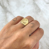 Anillo Sello Cara Luna 1.85gr / T7 / Mate Texturizado Oro Amarillo 18K