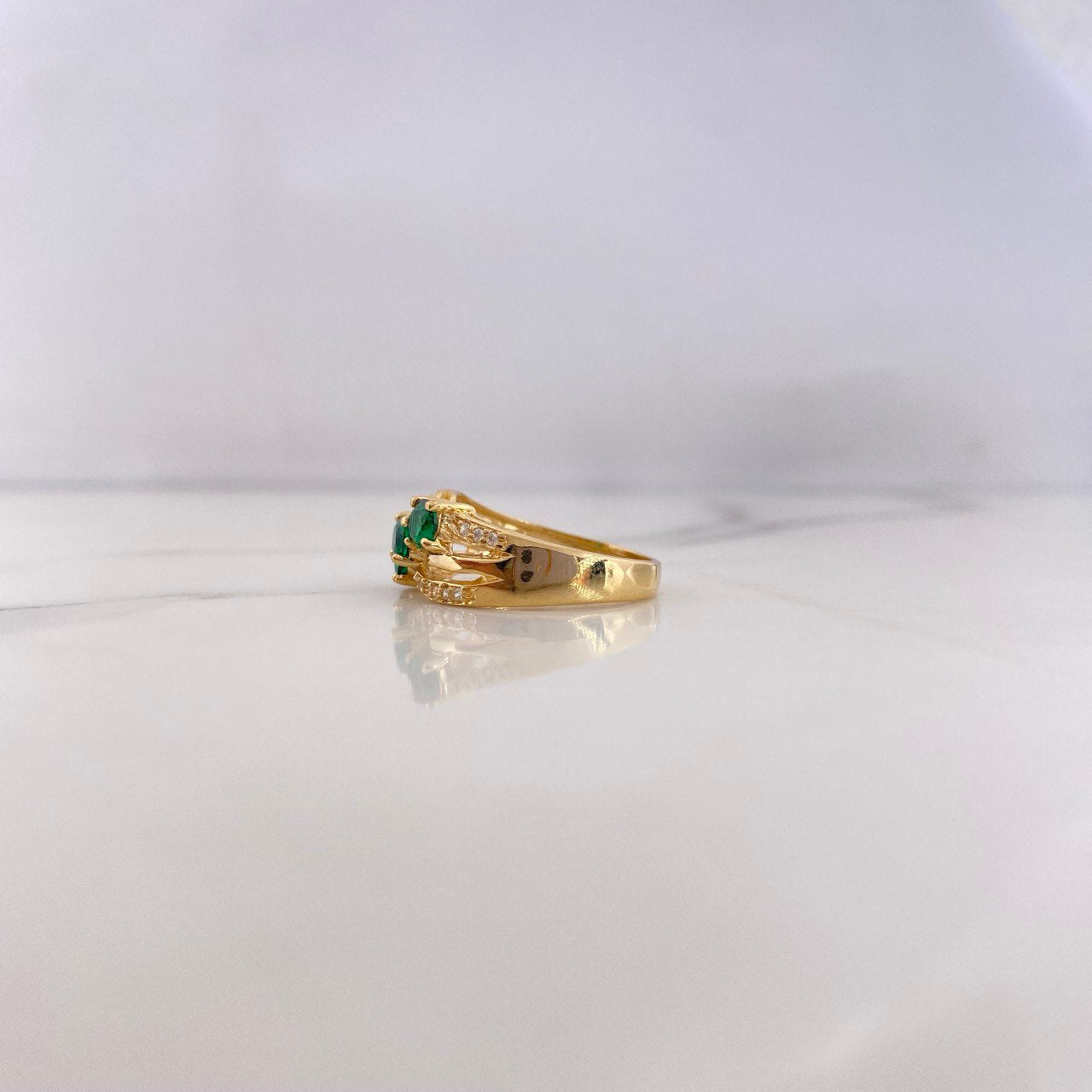 Anillo Banda 3.35gr / T6 1/2 / Circones Blancos Verdes Oro Amarillo 18K #