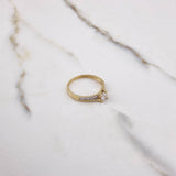 Anillo Solitario Linea Invertida 2gr / T6 1/2 / Circones Blancos Dos Oros Amarillo Blanco 18K $