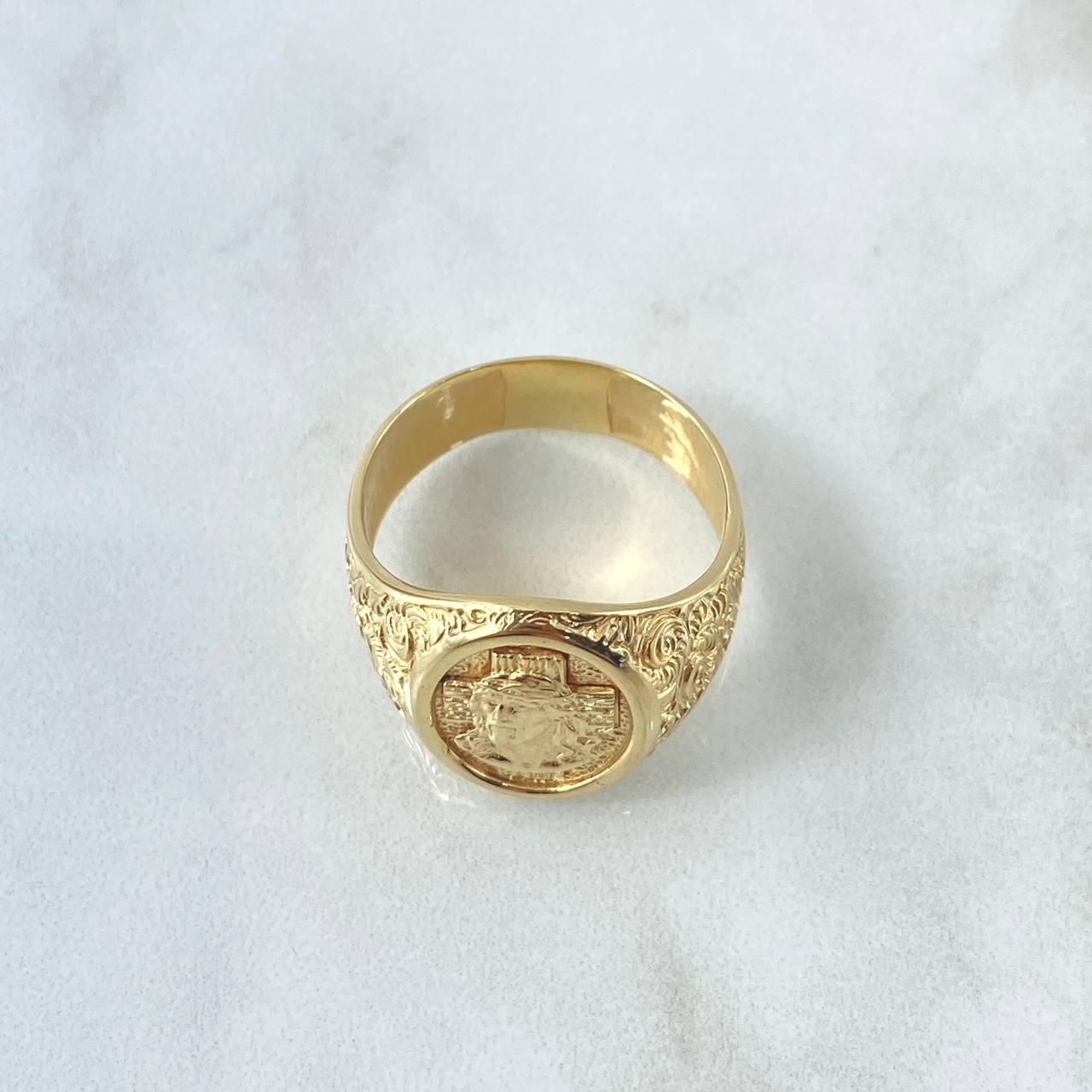 Anillo Sello Cruz Cristo En Marco 10gr / T10 1/2 / Oro Amarillo 18K