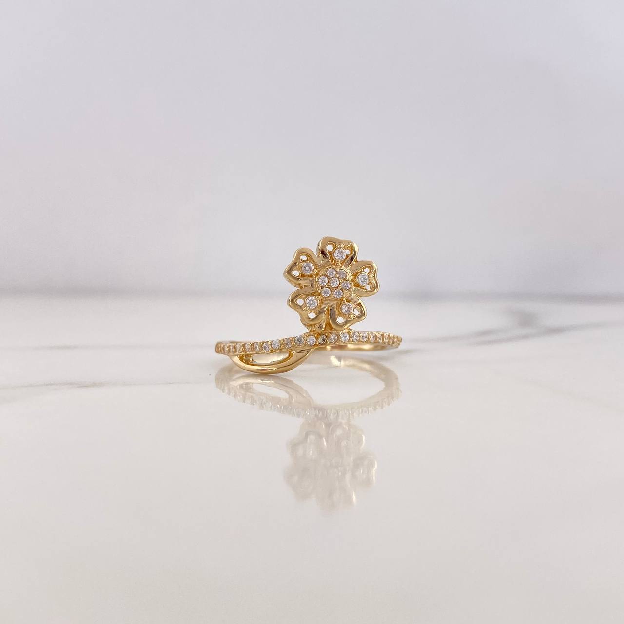 Anillo Flor 3.2gr / T7 1/2 / Circones Blancos Oro Amarillo 18K $