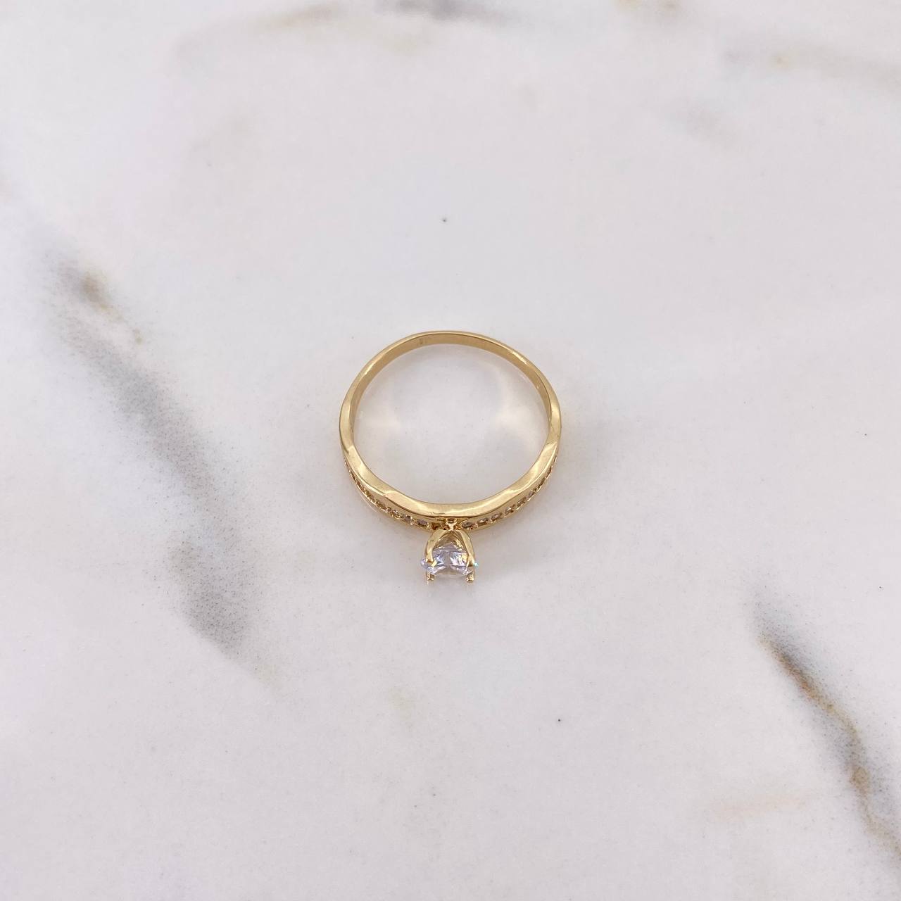 Anillo Solitario Churumbela 2gr / T5 3/4 / Circones Blancos Oro Amarillo 18K $