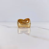 Anillo Rustico Curvas 7.35gr / T7 / Circones Blancos Tres Oros 18K $