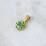 Dije Flor 1.2gr / 1.6cm / Esmeraldas 0.58pts Oro Amarillo 18K (Joya)