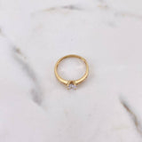 Anillo Solitario Churumbela 1.65gr / T5 3/4 / Circones Blancos Oro Amarillo 18K $