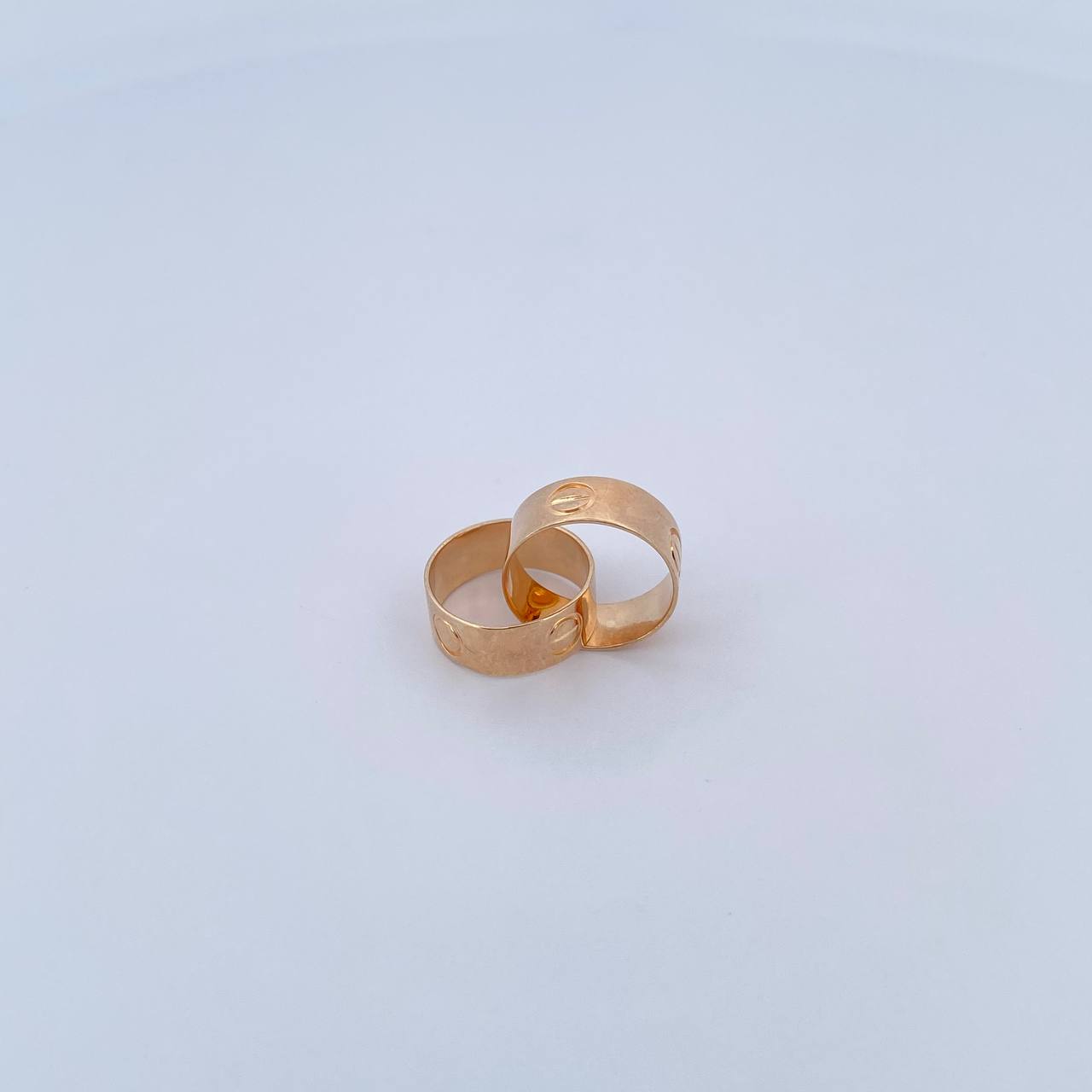 Herraje Argolla Tornillo 2.4gr / 2cm / Oro Amarillo 18K $