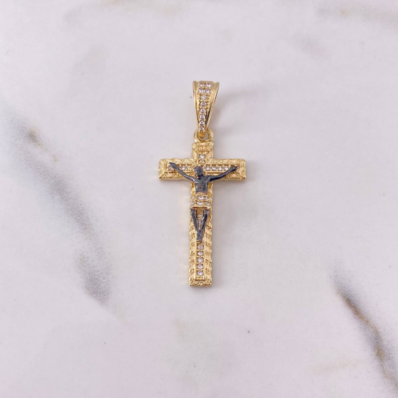 Dije Cristo Señor De Los Milagros 4.05gr / 4cm / Circones Blancos Dos Oros Negro Amarillo 18K $