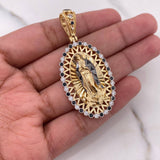 Dije Virgen Guadalupe 12.45gr / 5.2cm / Circones Negros Blancos Tres Oros 18K $